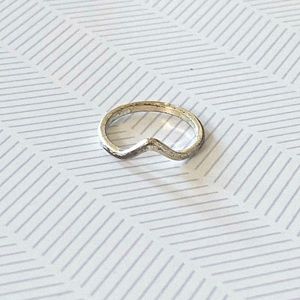 Silver toned midi above the knuckle pinky ring (Size: 3)